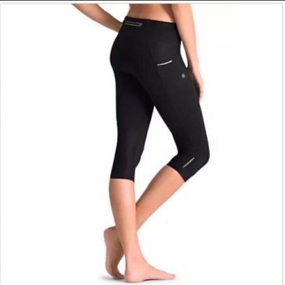 Athleta Dobby Be Free reflective capri black S - Picture 2 of 5